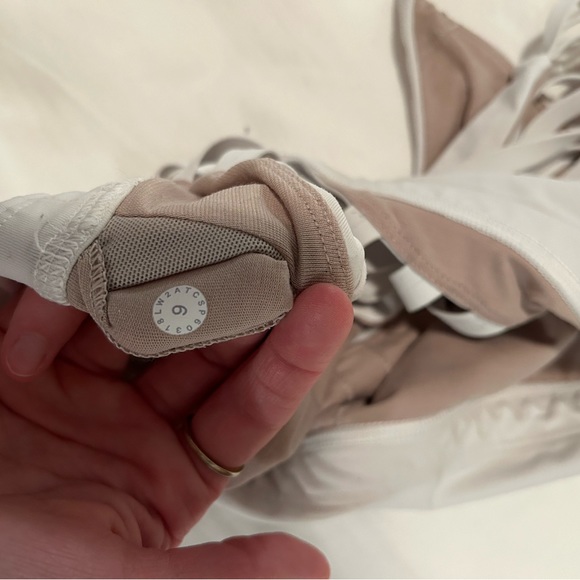 Lululemon long line bra in white- Size 6 - Picture 3 of 5